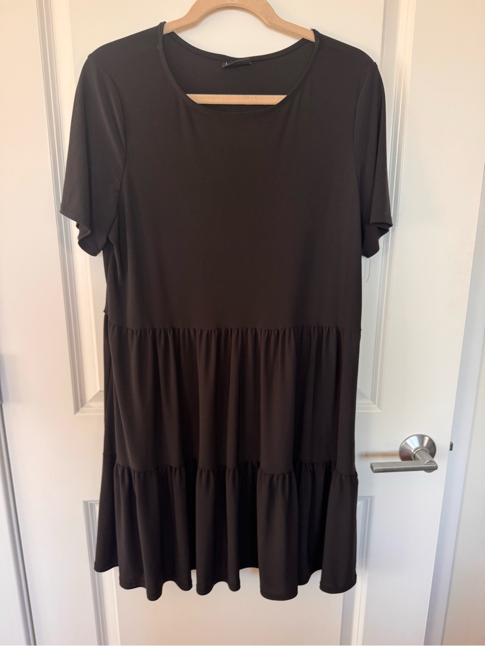 Nicole Miller Black Tiered Short Sleeve Dress